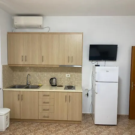 Apartament Hajdini & *